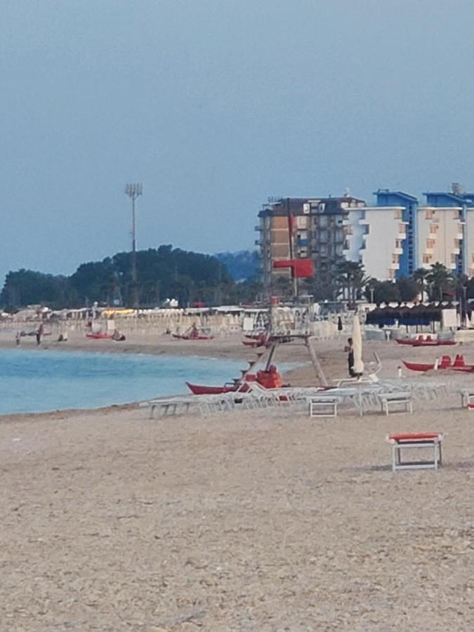 B&B Lido Apartament 10A Civitanova Marche Buitenkant foto